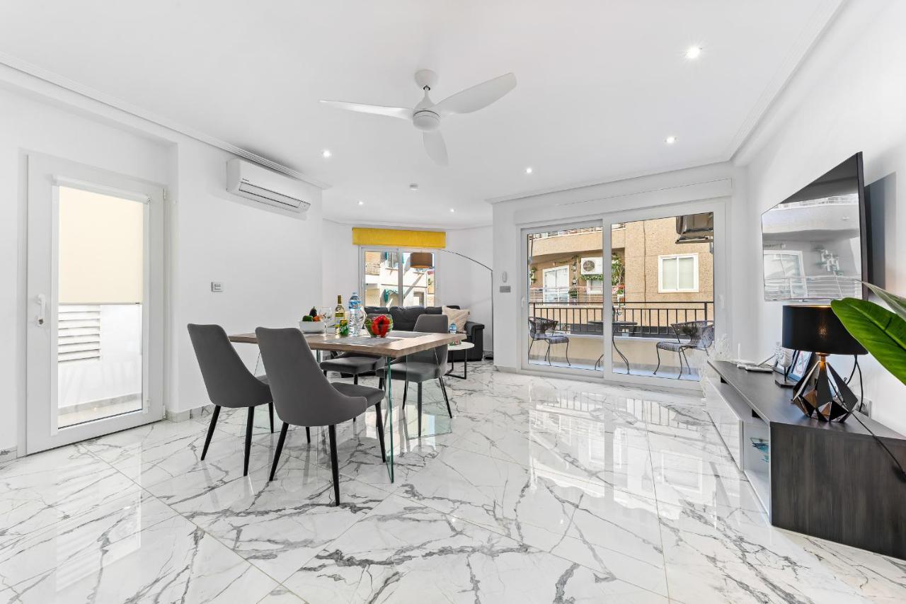 Apolo Beach Front - Sea View Luxury Apartment 또레비에하 외부 사진
