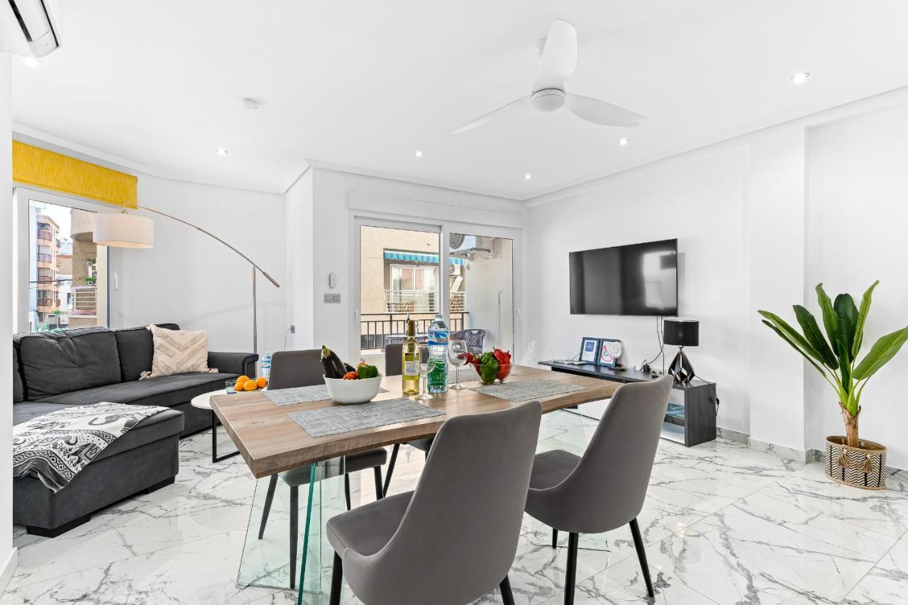 Apolo Beach Front - Sea View Luxury Apartment 또레비에하 외부 사진